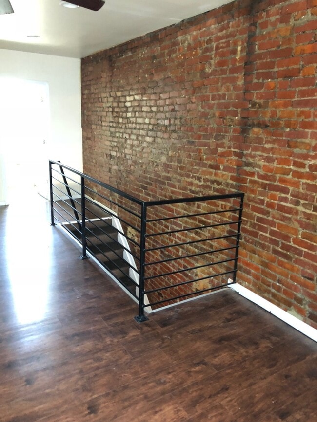 Foto del edificio - 1850 Clarence St