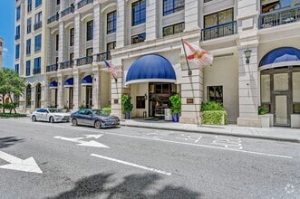 Building Photo - 801 S Olive Ave