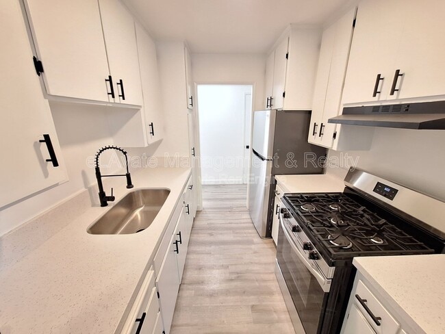 Foto del edificio - 11744 Runnymede St