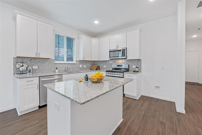 Building Photo - 340 Appaloosa Dr