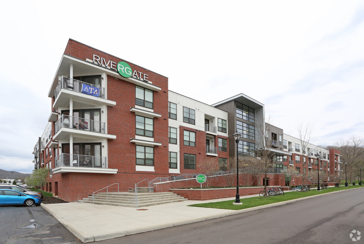 Primary Photo - River Gate Apartments