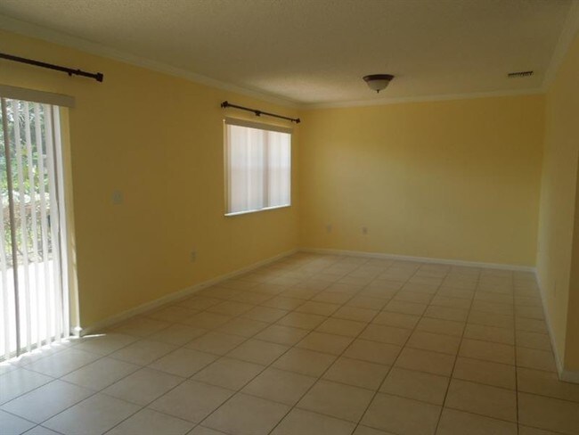 Foto del edificio - 9820 NW 19th Pl