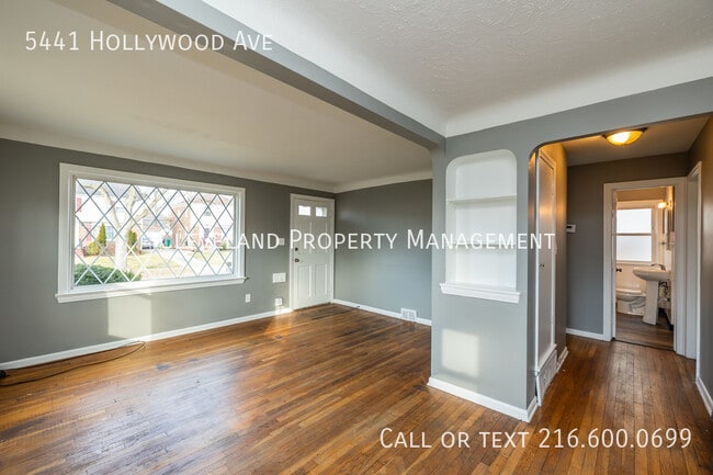 Building Photo - 5441 Hollywood Ave