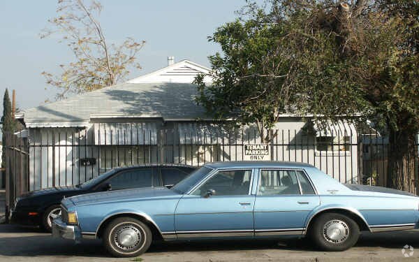 Foto del edificio - 6724-6728 Vineland Ave