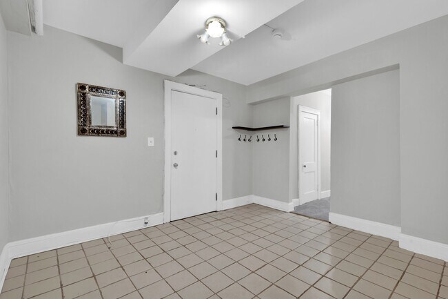 Foto del edificio - 1820 Clydesdale Pl NW