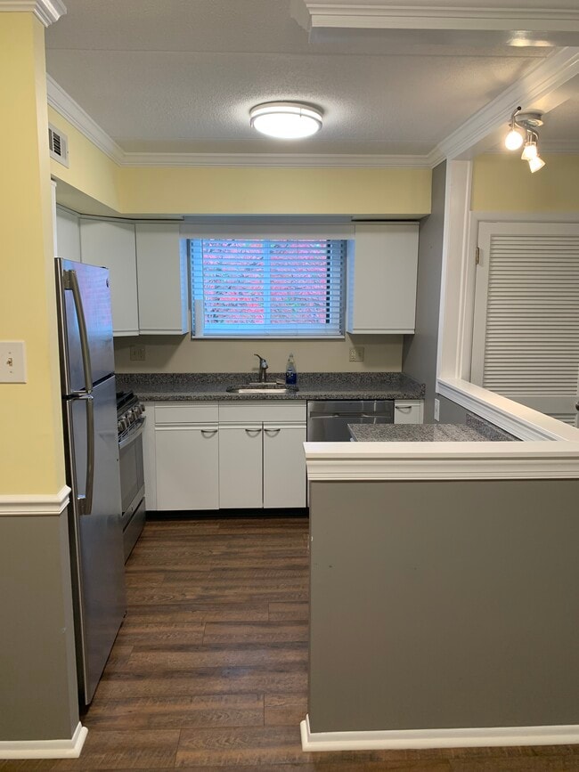 6116 Hilltop Dr Unit 17, Brookhaven, PA 19015 Condo for Rent in