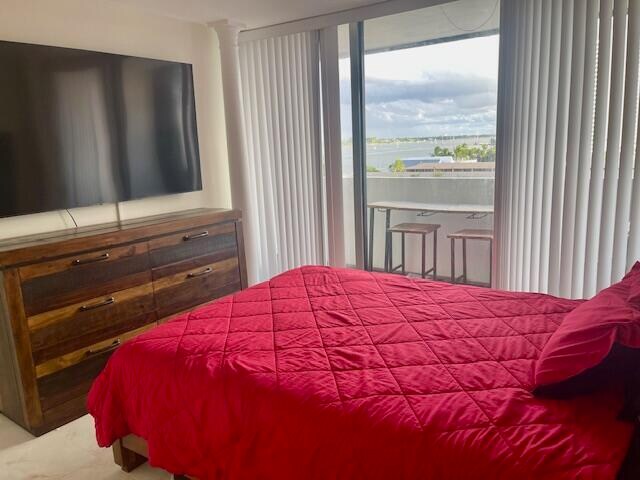 Foto del edificio - 5600 N Flagler Dr