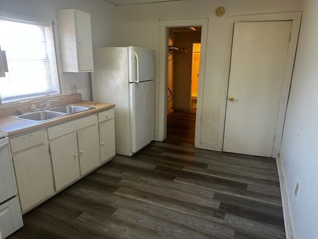 Foto del edificio - 6411 Mercer Rd