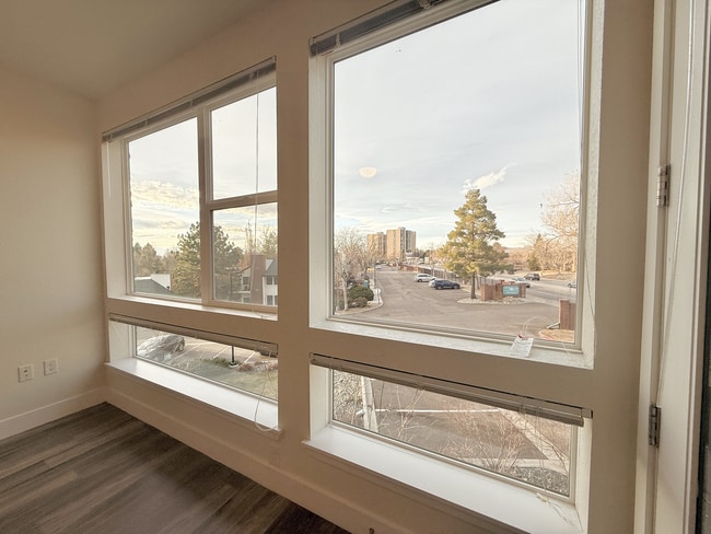 living-room-high-line-pointe-1x1-1281-212-torreys-peak-3-13-2026(2).JPG - High Line Pointe