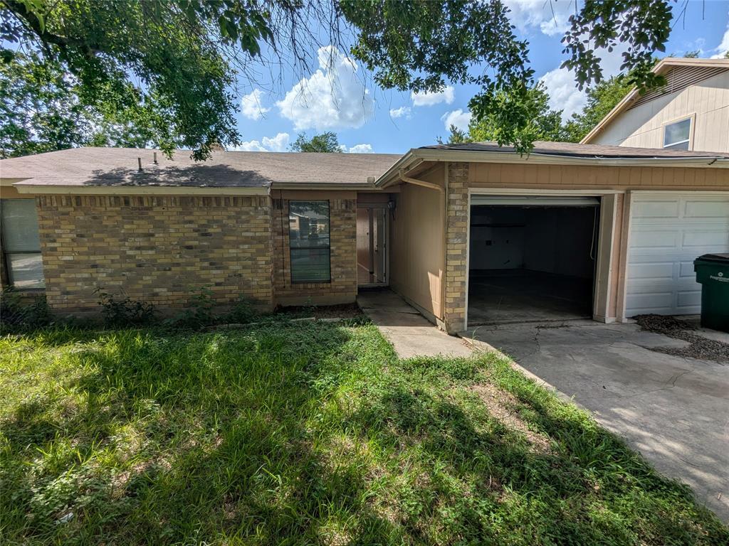 Foto principal - 2005 Holly Springs Dr