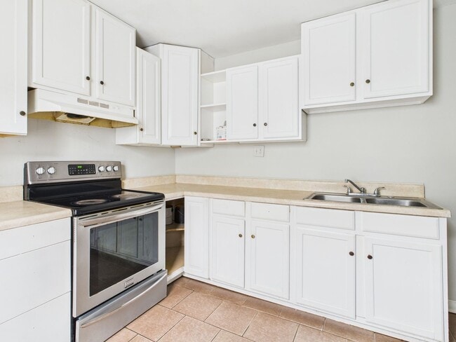 Foto del edificio - 4707 Castlewood Rd