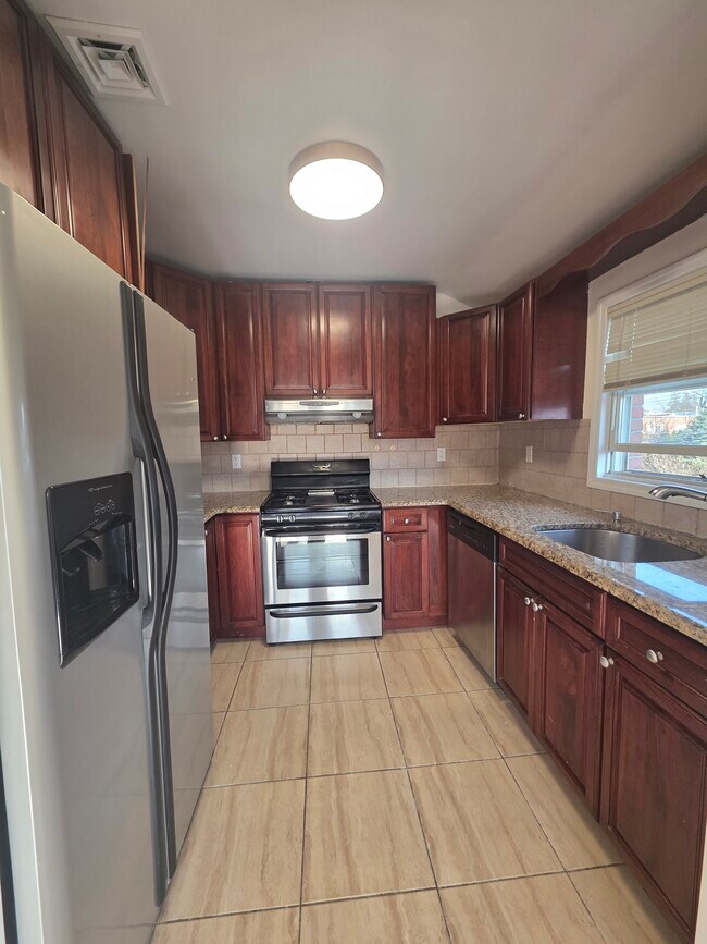 Foto del edificio - 3837 215th St