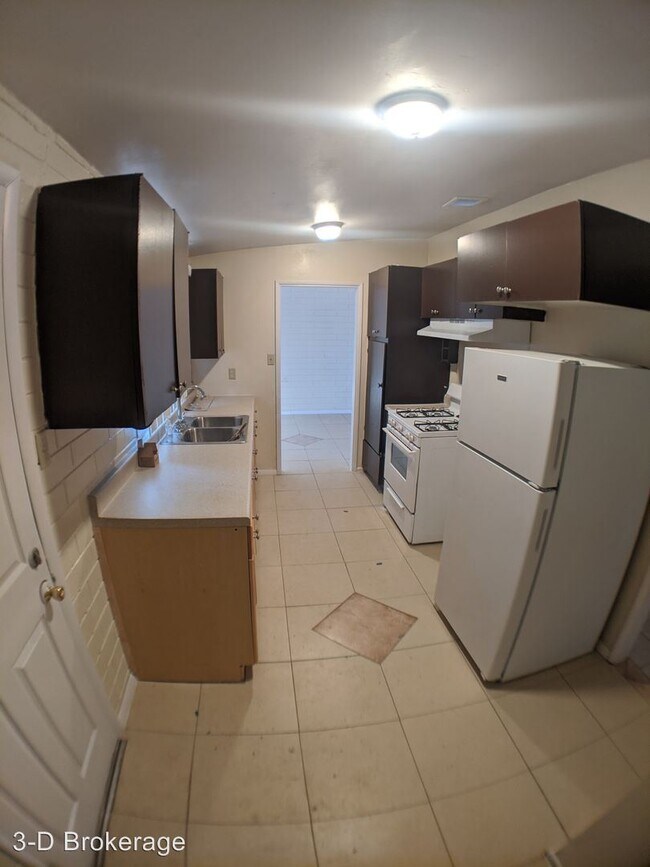 Building Photo - 3665 E 3rd St