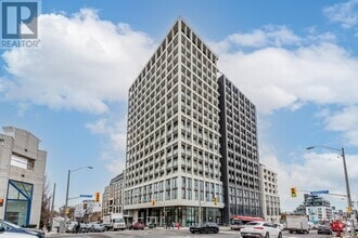 Building Photo - 2020-2020 Bathurst St