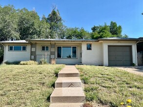 Building Photo - 236 Esther Dr