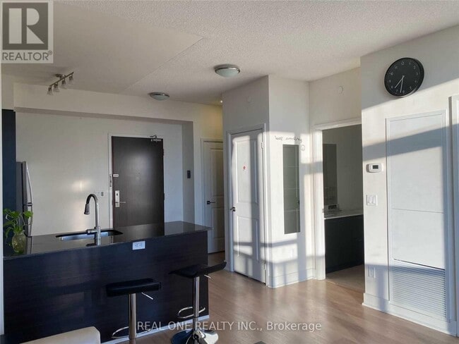 Building Photo - 88 Sheppard Ave E