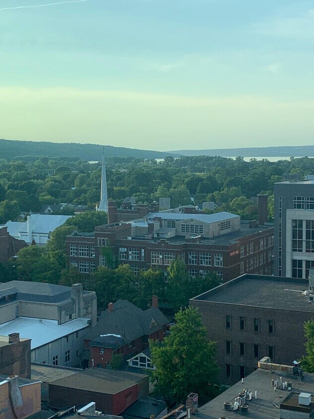 IMPRESIONANTE VISTA DESDE EL APARTAMENTO - 125 E State St