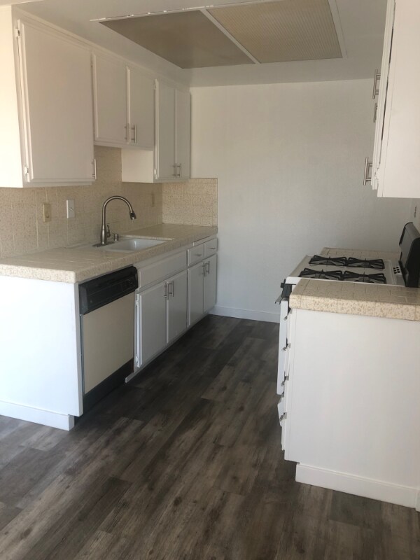Foto del edificio - 653 W 13th St