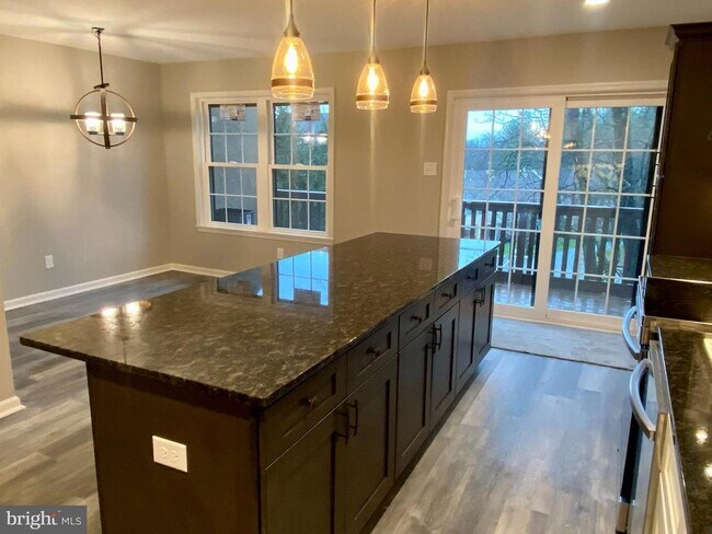 Foto del edificio - 2402 Winterbridge Ln