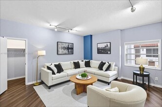 Building Photo - 215 30th St