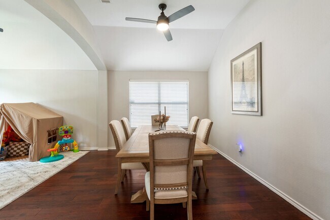 Foto del edificio - 5804 Parkplace Dr