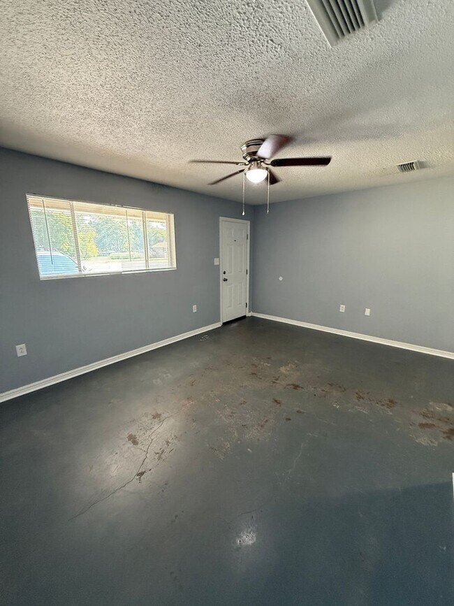 Foto del edificio - 210 E Parkway Dr