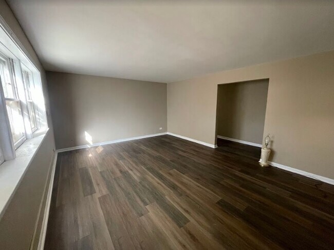 Building Photo - Awesome Condo Available to move in !!!!!!!