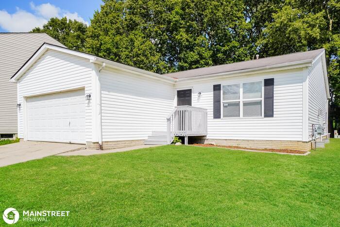 Primary Photo - 1600 TALL MEADOWS DR, COLUMBUS, OH 43223