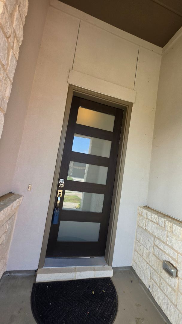 Building Photo - 1513 Larson Ln