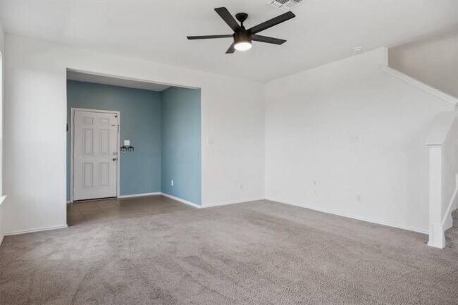 Foto del edificio - 925 Yellow Ribbon Trl