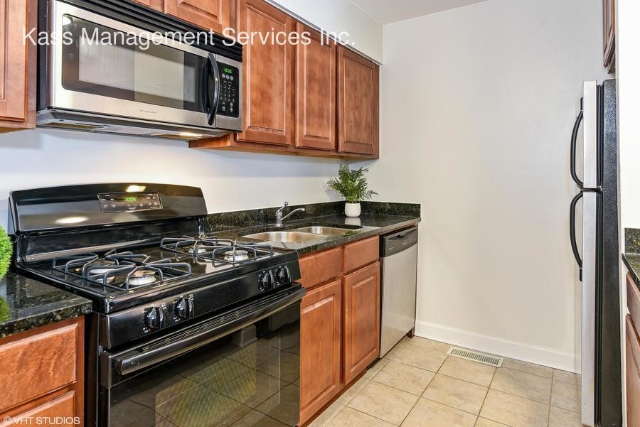 Foto principal - 15938 Le Claire Ave