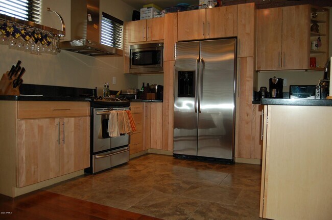 Foto del edificio - 572 W 5th St