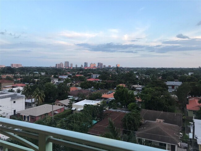 Foto del edificio - 3500 Coral Way
