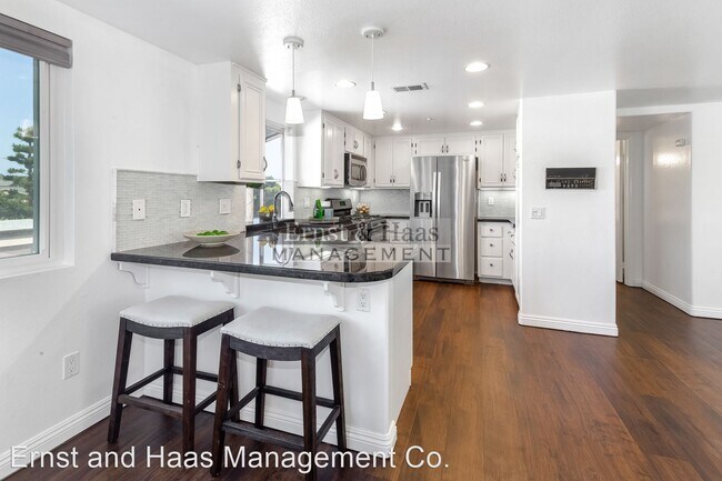 Building Photo - 2 br, 2.5 bath House - 7683 Yorktown Ave.