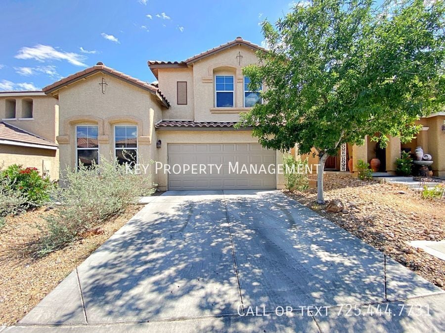 Primary Photo - 4 BEDROOM + DEN 3 BATH HOME IN NORTHWEST