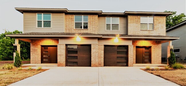 Building Photo - 206 W McArthur Dr