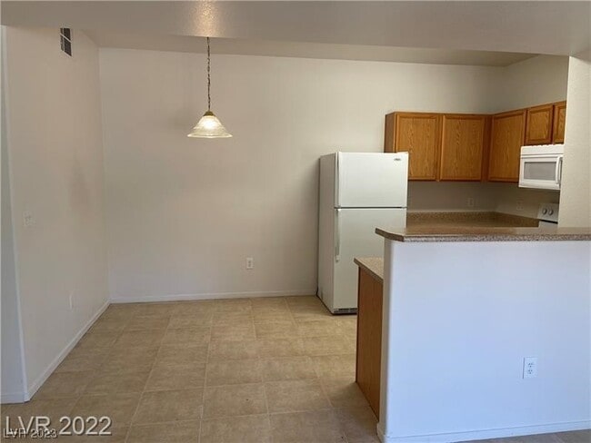 Building Photo - 2031 Hussium Hills St