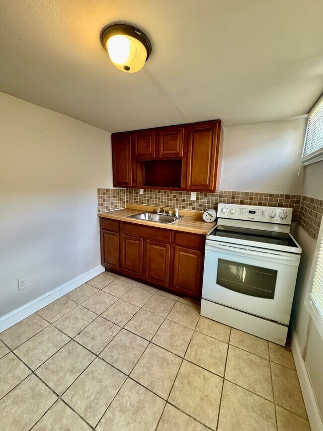 Photo - Charming 3-Bedroom Rental in Ogontz House