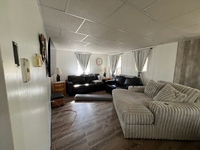 Foto del edificio - 469 Birchwood Hts