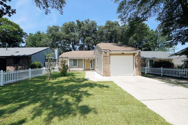 Foto del edificio - Great Niceville Location near Schools and ...