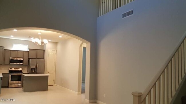 Building Photo - 1367 S Country Club Dr