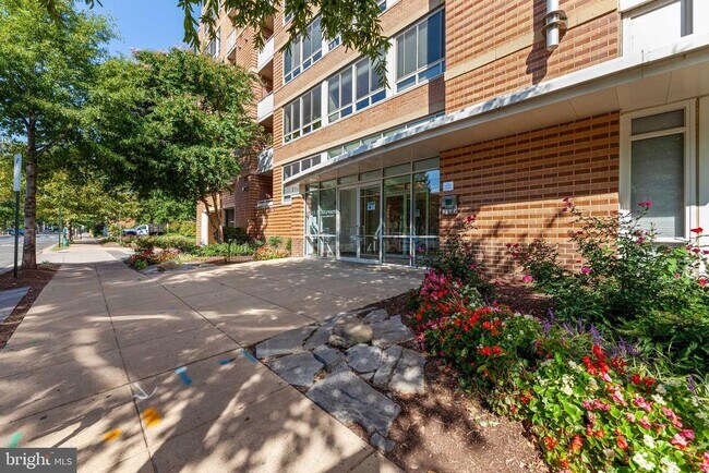 Foto del edificio - 355 I St SW