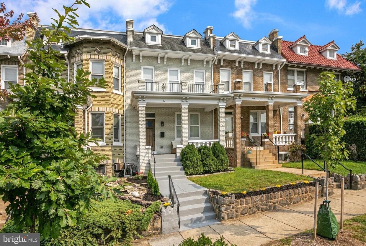 Primary Photo - 5 V St NW