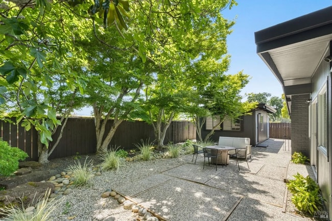 Building Photo - Mid-century Modern Home w/In-law