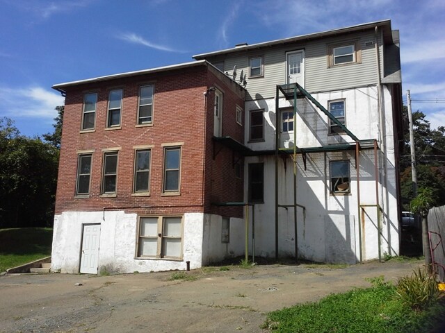 Building Photo - 142 E Evergreen St