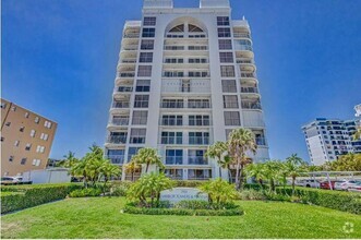 Building Photo - 3901 S Flagler Dr