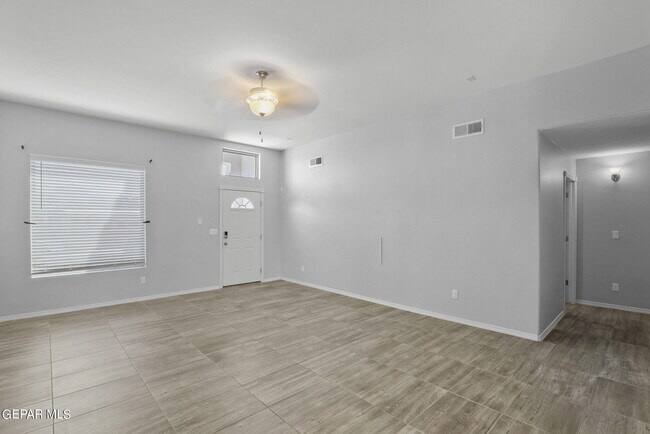 Building Photo - 947 Follifoot Pl