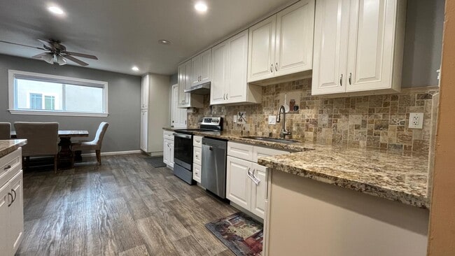 Building Photo - 4444 Gibraltar Dr