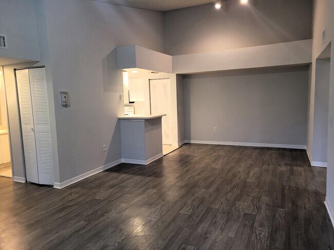 Foto del edificio - 4197 N Haverhill Rd