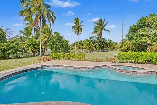 Foto del edificio - 8619 SW 51st St